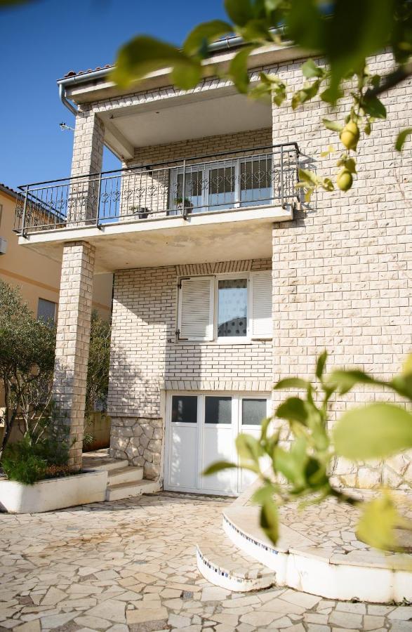 Villa Claudia Lemon Appartment Premantura Ngoại thất bức ảnh